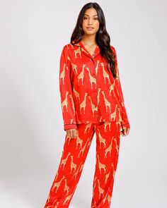 Want to look classy and cozy all at once!? These pajamas will do just that!! All of these pajamas give you such a cute look while also being super cozy for nighttime! Model is 5'8" and weighs 120lbs, she is wearing a size S in the top & bottoms and they fit her perfectly. Satin Pjs, Button Up Pajamas, Red Pajamas, Pyjama Satin, Womens Pjs, Revere Collar, Pyjama Bottoms, Satin Pyjama Set, Giraffe Print