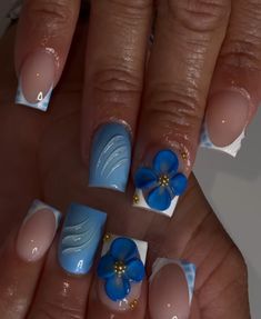 Acrylic Nails For Mexico Vacation, Short Sky Blue Nails, Blue And White Short Nails, Bahamas Nail Ideas, Short Blue Nails, Sqaure Nails, Hippie Nails