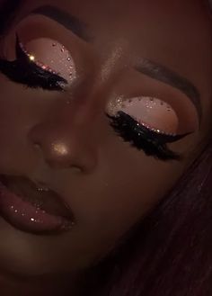 Summer Nails 2020, Extraordinary Makeup, Bday Makeup, Make Up For Black Women, Extra Birthday Nails, Christmas Makeup Looks, Glitter Makeup Looks, Christmas Makeup Look