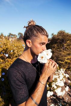 Jay Alvarrez Hair, Jay Alvarez, Man Bun Styles, Hairstyles For Teenage Guys, Jay Alvarrez, Man Bun Hairstyles, Undercut Long Hair, Teenage Guys, Boy Hair