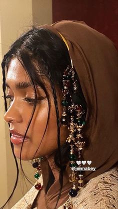 Face Accessories Aesthetic, Desi Hairstyles, Desi Hair, Inej Ghafa, Hippie Hair, Brown Girl, 가을 패션, Aesthetic Hair, Divine Feminine