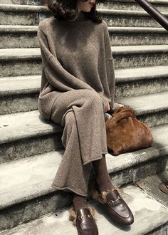 French Winter Style, Autumn Family Photography, Knit Two Piece Set, Outfit Styling, Cashmere Dress, Cashmere Turtleneck, Wool Knit, Knit Set