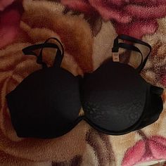 It’s A Brand New Push Up T Shirt Bra It Has Never Been Worn Still Has The Tag On It I Accidentally Brought The Same Color And Style Bra The Lace On The Bra Does Not Give You A Scratchy Irritating Feeling Bra Pic, Sleepwear Black, Lace Bralette Top, Super Push Up, White Lace Bralette, Victoria Secret Pink Bras, Pink Lace Bralette, Replica Shoes, Pink Bralette