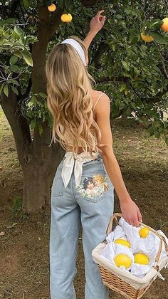 사진 촬영 포즈, Spring Aesthetic, Instagram Photo Inspiration, Insta Photo Ideas, Aesthetic Outfits, Summer Aesthetic, Summer Girls, Photo Inspiration, Aesthetic Clothes