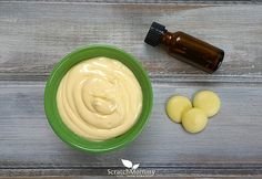 Creating your own healthy anti-aging night cream (without all of the junk) is easier than you think. Check out our powerful ingredients and start DIYing! Diy Night Cream Anti Aging, Anti Aging Face Cream Diy, Moisturizer Recipe, Skincare Wrinkles, Night Cream Diy, Face Cream Diy, Diy Night Cream, Night Cream For Oily Skin, Cream For Acne