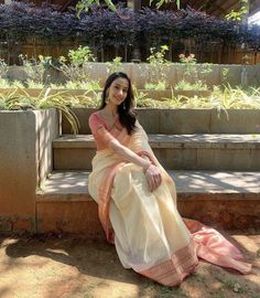 Traditional Sari Look, Aesthetic Saree Outfit, Simple Saree For College Function, Simple Saree Aesthetic, South Indian Outfits Casual, Casual Saree Outfit, South Look Saree, South Indian Fashion Saree, Saree Looks Aesthetic