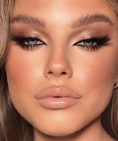 Gold Makeup Looks, Mekap Mata, Formal Makeup, Eye Makeup Pictures, Smink Inspiration, Makijaż Smokey Eye, Eye Makeup Designs, Dope Makeup