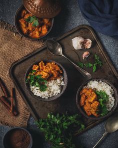 Do You Want to Order Indian Food Online? Asian Food Photography, Butter Chicken Curry, Dark Food Photography, Dark Food, Easy Indian Recipes, Plating Ideas