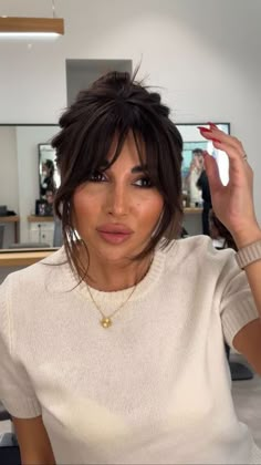 Aline With Curtain Bangs, French Bangs Balayage, Soft Edgy Haircuts, Bangs On Brunette Hair, Mid Hair With Bangs And Layers, Brunette With Bangs Medium, Fringe Bangstyle Hair Long, Brunette Medium Length Hair With Bangs, Whisky Fringe Bangs