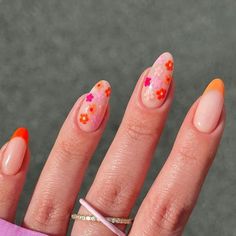 Pink And Orange Floral Nails, Hen Nails, Orange Floral Nails, 2025 Nails, Simple Toe Nails, Liner Brush, Floral Nail Art, Cute Summer Nails, Rose Orange