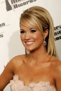 How to Cut Bangs Like Carrie Underwood. Been wondering how to get mine to look like that Quick Hairdos, Carrie Underwood Hair, Long Sleek Hair, Kid Hair, Teased Hair, How To Cut Bangs, Hair Bangs, Penteado Cabelo Curto, Sleek Hairstyles