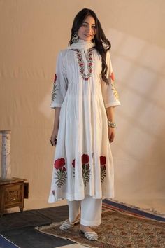 Ivory Anarkali, Shaded Dupatta, Cotton Suit Designs, Types Of Clothing Styles, Sharara Designs, Outfit Suit, Long Gown Design, Cotton Anarkali, Embroidered Anarkali