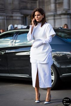 Christine Centenera, Midi Skirt Outfit, Moda Paris, Avant Garde Fashion, Skirt Outfit, Style Crush, Chanel Bags, Fall Street Style, Fashion Week Street Style