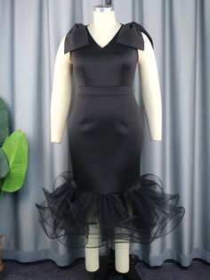 Features: Style: Sexy Occasion: Party Material: Polyester Neckline: V Neckline Sleeve Type: Short Sleeveless Pattern: Tassels Type: Sexy Black Party Dresses Season: Fall/Autumn/Winter/Summer Size Bust Length cm inch cm inch S US4/6 US4/6 95 37 M US8/10 US8/10 96 38 L US12/14 US12/14 97 38 XL US16/18 US16/18 98 39 2XL US20/22 US20/22 99 39 3XL US22/24 US22/24 100 39 4XL US26/28 US26/28 101 40 Backless Cocktail Dress, Cocktail Bridesmaid Dresses, Backless Evening Dress, Trumpet Dress, Fishtail Dress, Formal Cocktail Dress, Tube Top Dress, Black Party Dresses, Bow Dress