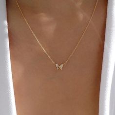 #fashion #lookbook #jewellery Danty Necklace, Magnolia Jewelry, Diy Dessert, Dainty Diamond Necklace, Gold Fashion Necklace, Cute Necklace, Girly Jewelry