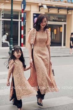 Model Dress Kebaya, Kebaya Modern Dress, Lace Dress Design, Simple Kurta Designs, Pakistani Fashion Casual, Batik Fashion, Effortlessly Chic Outfits, Muslim Fashion Outfits