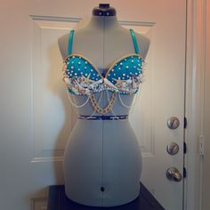 Size 36c - Custom Mermaid Bra. Made With Real Sea Shells! Another Order That Was Not Paid In Full By Deadline. Never Worn! Ask About Custom Bras For Your Next Festival! Mermaid Bra Top, Mermaid Festival, Custom Bras, Mermaid Bra, Paid In Full, Cute Halloween Costumes, Bra Top, Cute Halloween, Costume Ideas