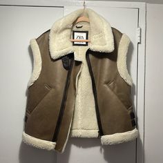 Zara European Size Small, Usa Size Small, Mexico Size 26 Faux Shearling Vest Faux Shearling Vest, Shearling Vest, Vest Fashion, Zara Jackets, Jackets & Coats, Jackets For Women, Zara, Outfit Inspo, Women Shopping