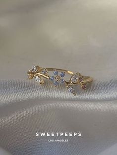 Dainty Rings, Pretty Jewelry Necklaces, Jewelry Accessories Ideas, Classy Jewelry, Jewelry Essentials, Jewelry Lookbook, Nature Inspired Jewelry, Fancy Jewelry, Cute Rings