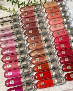 Gloss Kiko, Alat Makeup, Makeup Bag Essentials, Lip Gloss Collection, Gloss Labial, Makijaż Smokey Eye, Fancy Makeup, Kiko Milano, Lip Glosses