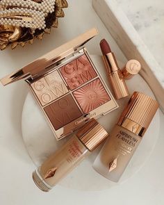 Fancy Makeup, Makeup Obsession, Pink Makeup, Luxury Makeup, Makeup Items, Makeup Pictures, Makeup Designs, Makeup Eyeliner, Makeup Brands