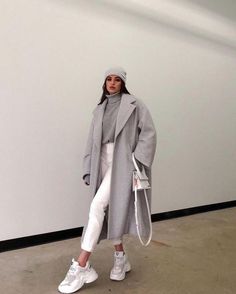 Gray Coat, Stylish Winter Outfits, Chique Outfits, Winter Outfit Inspiration, Looks Street Style, Grey Coat