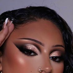 Winter Eye Makeup, Masquerade Makeup, Fashion Show Makeup, Dewy Makeup Look, Eye Makeup Images, Day Makeup Looks, Lipstick Shade