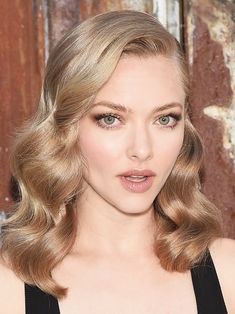 Famous Blondes, Hollywood Curls, Ombre Blond, Hollywood Waves, Braut Make-up, Amanda Seyfried, Bridal Hair And Makeup