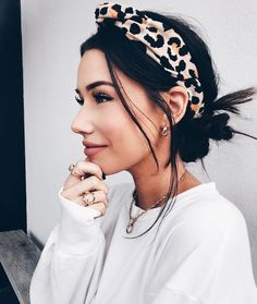 Hairband Hairstyle, Leopard Print Headband, Bohol, Penteado Cabelo Curto, Prom Makeup