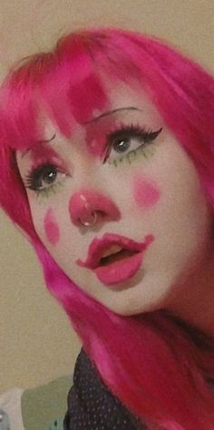 70s Clown Makeup, Clowncore Makeup Looks, Pink And Black Clown Makeup, Love Clown Makeup, Clown Make Up Aesthetic, Colourful Clown Makeup, Pink Clowncore, Pink Clown Makeup Halloween, Clown Aesthetic Makeup