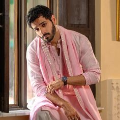 Traditional Indian Mens Clothing, Handsome Indian Men, Indian Groom Dress, Indian Wedding Clothes For Men, Best Indian Wedding Dresses, Wedding Kurta For Men, Kurta Pajama Men, Wedding Dresses Men Indian