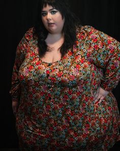 @thebigglooom is here to inspire you to embrace your unique style and unleash your inner confidence. 🖤 Don’t be afraid to experiment with different looks, try on those daring outfits, and express yourself fearlessly! Wear what makes YOU feel confident and empowered. Clothing has no limits, and neither do you. 🖤✨ #EmbraceYourEdge #PlusSizeFashionista #BeBold #BigGlooomStyle That 70s Show Outfits, 70s Show Outfits, Daring Outfits, Show Outfits, Red Sage, 70s Show, Sage Blue, Inner Confidence