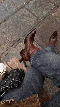 Brown Cowgirl Boots, Botas Cowboy, Jean Purses, Cowboy Aesthetic, Rococo Fashion, Mens Cowboy, Western Chic, Harness Boots, Baby Cowboy