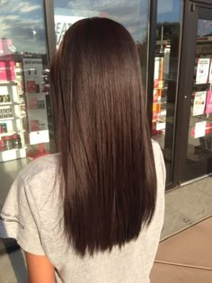 Warm Hair Color, Hair Color Chocolate, Chocolate Brown Hair Color, Chocolate Hair, Trendy Hair Color, Brown Blonde Hair, Brown Hair With Highlights, Hair Color Dark, Light Brown Hair