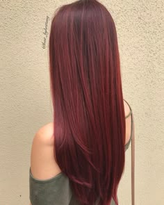 ♡ｓｔｒａｗｄｅｗｙ♡ Burgundy Hair Dye, Hair Color Streaks, Hair Dye Colors, Hair Inspiration Color, Hair Colours, Hair Inspo Color