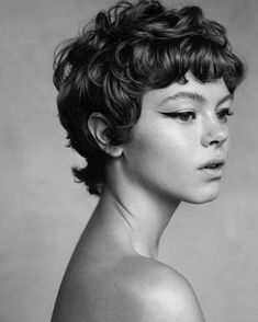 Curly Pixie Haircuts, 얼굴 드로잉, Curly Pixie, Face Photography, Pixie Haircuts, Curly Hair Cuts