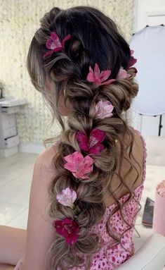 Beauty and Makeup: #beauty, #makeup, #skincare, #haircare Prom Hair Ideas, Curly Prom Hair, Prom Hairstyle, Simple Prom Hair, Hair Mistakes, Hair Creations, Christmas Hairstyles, Dutch Braid, Prom Hairstyles