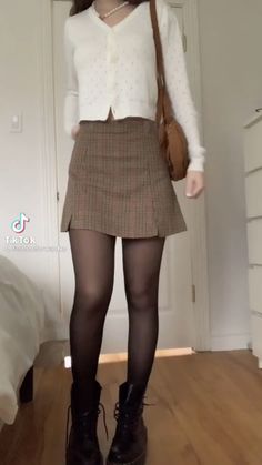 Cute Coquette Outfits For School, Girl Next Door Outfits, Sixth Form, Academia Outfits, 가을 패션, Dream Clothes, Looks Vintage, Fashion Killa