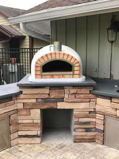 PIZZAIOLI PIZZA OVEN – Authentic Pizza Ovens Italian Pizza Oven, Authentic Pizza, Small Patio Decorating Ideas, Brick Ovens, Patio Stone, Wood Burning Pizza Oven, Brick Pizza Oven, Fire Brick, Oven Outdoor