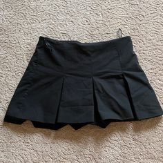 - Never Worn Too Small For Me - Has Zipper On Side -Has Shorts Underneath! Black Skort Outfit, Skort Outfit, Black Skort, Zara Black, Dream Wardrobe, Womens Skirt, Zara, Womens Sizes, Zipper