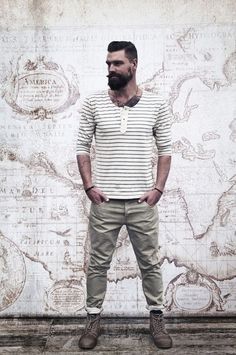 Beards make things cooler Modern Pirate, Grey Chinos, Mens Fashion Rugged, Hipster Mens Fashion, Rugged Style, Cooler Look, Hair And Beard Styles