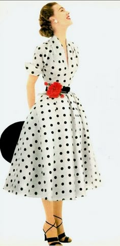 1952 Model in white and black polka-dotted dress of silk shantung by Donald Dress, Glamour, May Dresses 50s, Vintage Fashion 1950s, 50's Fashion, 1950 Fashion, Robes Vintage, Vintage Dresses 50s, Look Retro, Fashion 1950s, Retro Mode