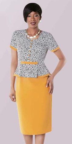 Elegant 1-piece women dress. Two tones multi polka dot print dress suit with single layered design. Great women dress for work, church or any special or social vent. Outfit Office, African Princess, African Fashion Designers, Dot Print Dress, Office Skirt, African Fashion Modern, Womens Fashion Inspiration, African Print Fashion Dresses, African Men Fashion