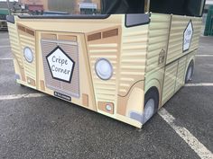 a food truck is painted to look like a camper with the words crock corner on it