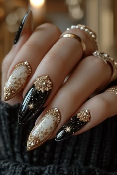 Black Nail Designs 2024 Black Designer Nails, Magic Accessories, Nail Art Wedding Elegant, Elegant Acrylic Nails, Gold Black Nails, Black Nail Designs Witchy, Black And Gold Art, Black Nails With Gold, Black And Gold Moon Nails