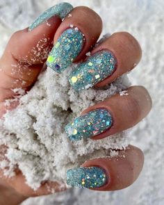 Blue Frost Nails, Sparkly Dip Nails, Dip Nail Ideas, Nail Ideas For Winter, Badass Nails, Nail Dipping Powder Colors, Frozen Nails, January Nail Designs, Teal Nails