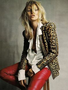 rock n roll Red Leather Pants, Kate Moss Style, Jean Shrimpton, Jerry Hall, Mode Editorials, Fest Outfits, Linda Evangelista, Vogue Uk, Bohol