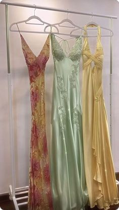 Dressing Aesthetic, 2000s Prom Dress, 2000s Prom, Thrift Board, Ethereal Dresses, Prom Dress Inspo, Classy Fits, Stunning Prom Dresses