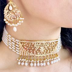 pearl choker set in rajasthani aad design Bengali Design, Jadau Choker, Pearl Choker Set, 22k Gold Jewelry Necklaces, Choker Necklace Online, Jadau Jewellery, Unique Gold Jewelry Designs, 22k Gold Necklace, 22k Gold Jewelry