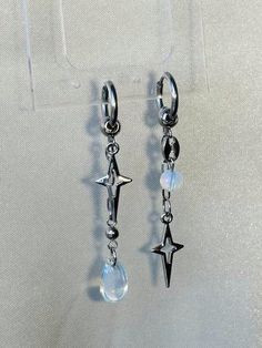 Nana Osaki Earrings, Cute Earrings Silver, Aesthetic Earrings Grunge, Korean Accessories Aesthetic, Cute Piercings Ears, Grunge Jewelry Aesthetic, Earring Piercing Ideas, Earring Y2k, Cybercore Jewelry